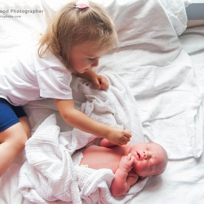 6 Expert tips for an easier toddler transition to siblinghood Birthways Doula Services in Chicago