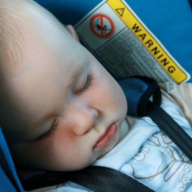 sleeping-baby-in-car-seat